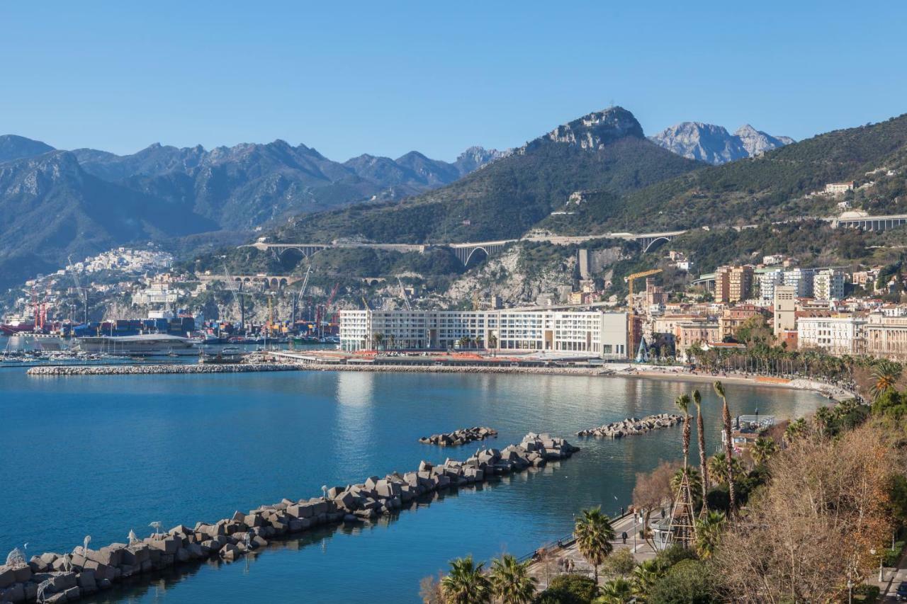 La Giulietta - Penthouse Apartment Salerno Exterior photo
