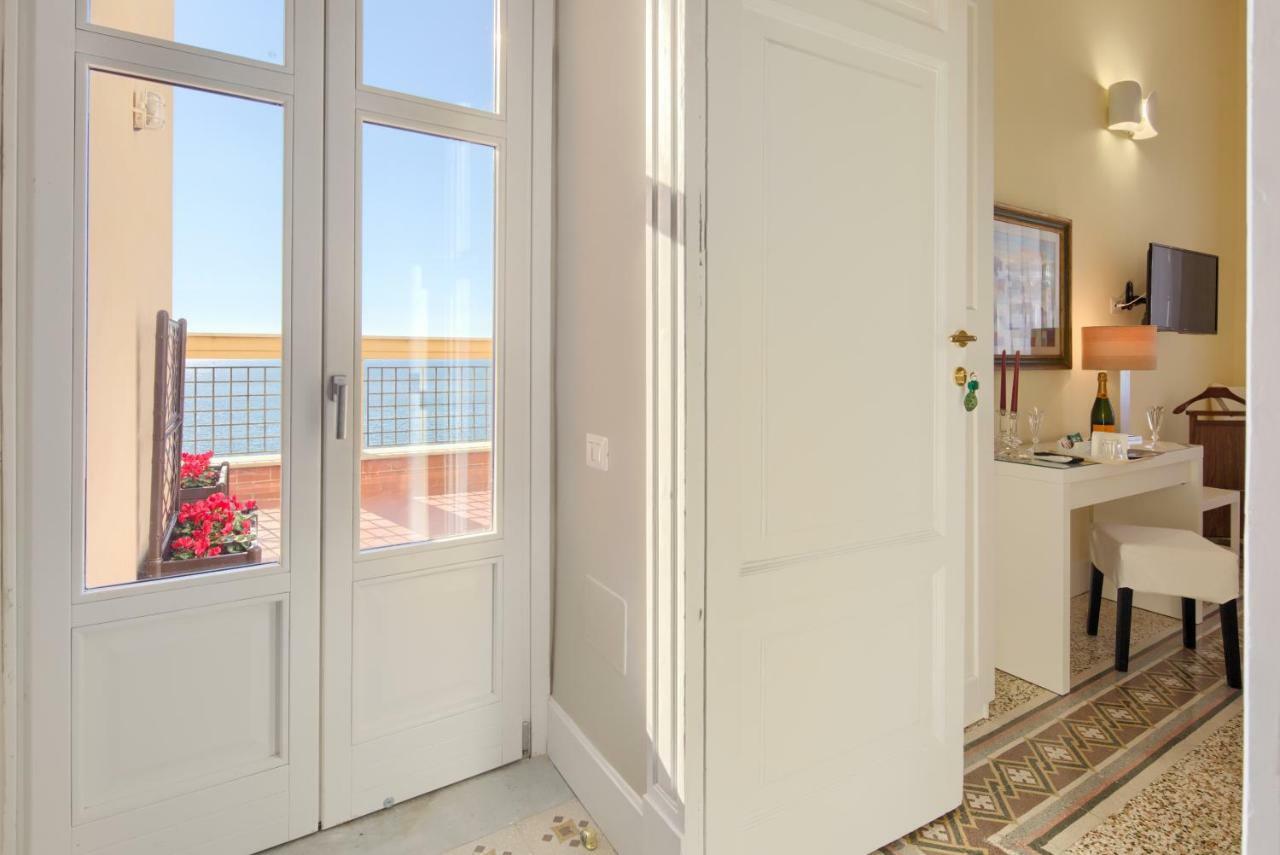 La Giulietta - Penthouse Apartment Salerno Exterior photo